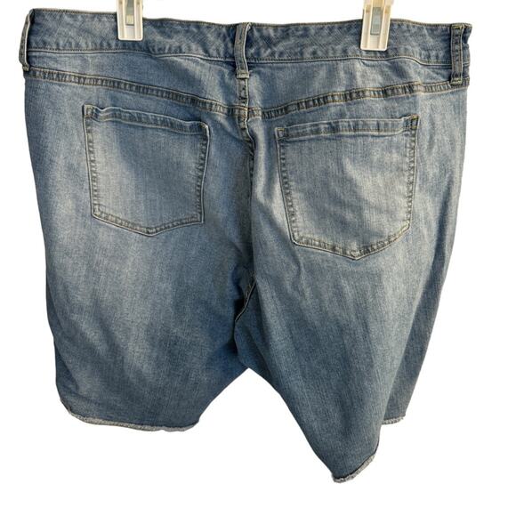 Torrid Shorts Women's 22 Denim Light Wash Long Bermuda Jean - Picture 5 of 10
